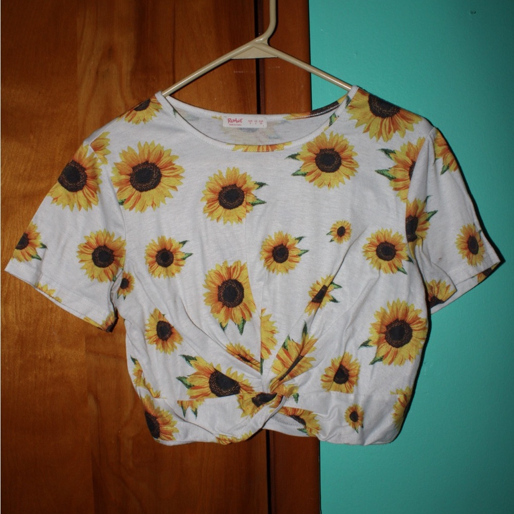 ROMWE Sunflower Crop Top with Tie Front